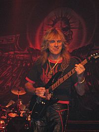 Archivo:Judas Priest Retribution 2005 Tour Glenn Tipton