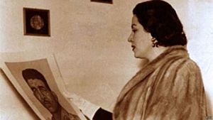 Archivo:Laila Murad watching President Muhammed Naguib Photo