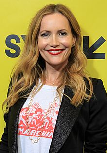 Leslie Mann at SXSW Red Carpet premiere of BLOCKERS (39852917225) (cropped).jpg