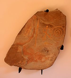 Archivo:MAB-Estela de guerrero. Siglo VII-VI a.C La Solanilla, El Viso,Córdoba