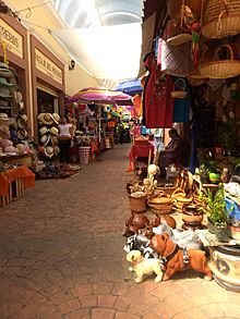 Archivo:Mercado de Artesanías, Actopan, Hidalgo