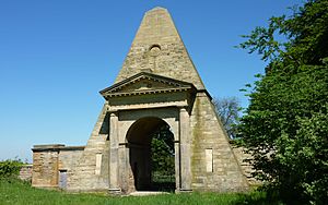 Archivo:Nostell Priory Obelisk
