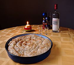 Archivo:Pita savijača (Rolled pie, Serbian cuisine)
