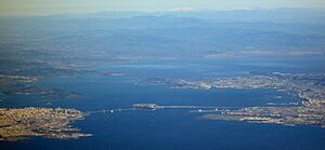 Archivo:SF Oakland Bay Bridge from the air