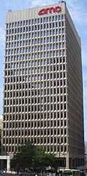Ten Main Center-AMC Bldg-Kansas City MO (cropped).jpg