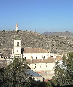 Archivo:Tobarra-iglesia-de-la-Asuncion-reloj-de-la-villa