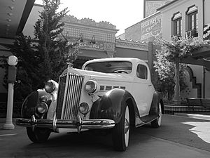 Archivo:Auto antiguo