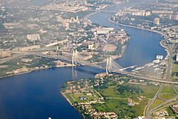 Archivo:Big Obukhovsky Bridge-2
