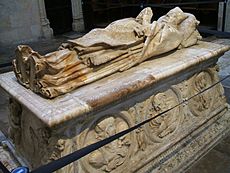 Archivo:Burgos - Catedral 130 - Capilla de la Presentacion, sepulcro de Gonzalo de Lerma