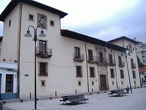 Archivo:Cangas del narcea ayuntamiento