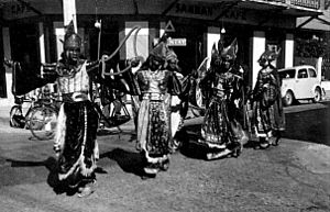 Archivo:Carnival band