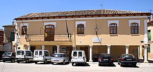 Archivo:Casa consistorial de Pesquera de Duero