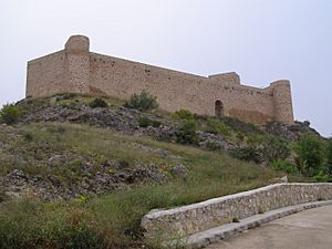 Archivo:Castillo de Enguídanos (Cuenca)
