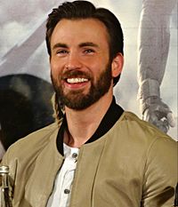 Archivo:Chris Evans - Captain America 2 press conference (cropped)