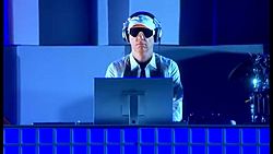Archivo:Chris Lowe (Pet Shop Boys) Pandemonium Tour