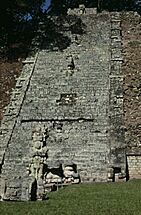 Archivo:Copan HG-Treppe