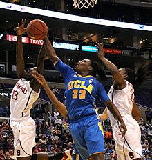 Dixon battles Ogwumike sisters.jpg