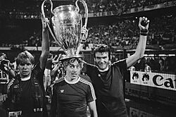 Archivo:FC Bayern Munchen tegen Aston Villa 0-1 Europa Cup I blijde Aston Villa spelers , Bestanddeelnr 932-1813