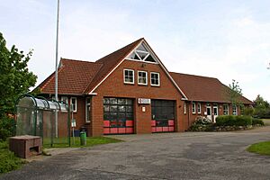 Archivo:Feuerwehrhaus Achterwehr