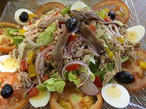 Archivo:Flickr - cyclonebill - Salade niçoise (2)