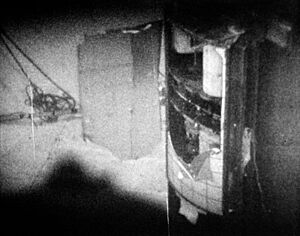 Archivo:Honeycomb panel test (S70-41983)