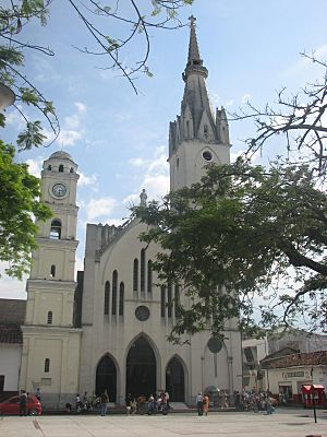 Archivo:Iglesia San Bartolome