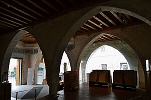 Archivo:Interior del MUHSAG - Museu Històric de Sagunt