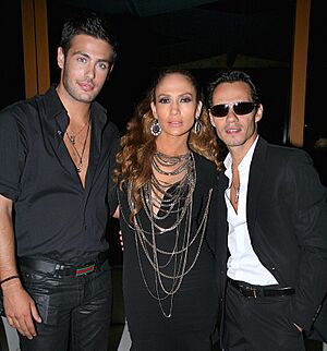 Archivo:Kostas Martakis, Jennifer Lopez & Marc Anthony, 2008