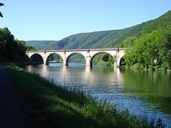 Laifour (Ardennes, Fr), pont du chemin de fer sur la Meuse