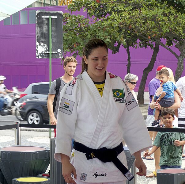Mayra Aguiar.