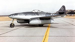 Archivo:Messerschmitt Me 262A at the National Museum of the USAF