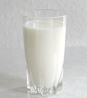 Archivo:Milk glass