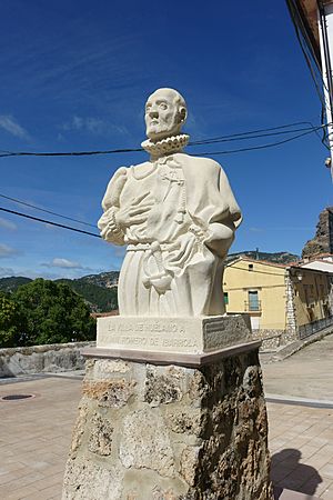 Archivo:Monumento a Julián Romero, Huélamo