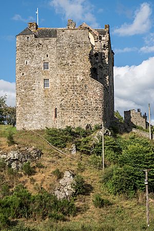 Archivo:Neidpath Castle 2014 1