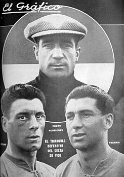 Archivo:Otero, Rodríguez y Pasarín (Celta de Vigo) - El Gráfico 471
