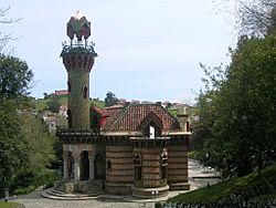Archivo:Palacio de Gaudí - Comillas (España)