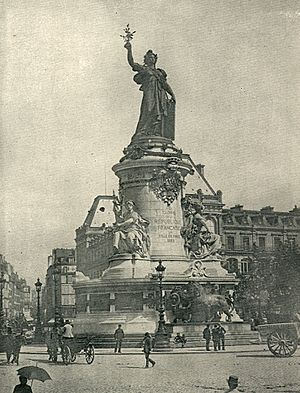 Archivo:ParisGlorieDeLaRepubliqueFrancaise