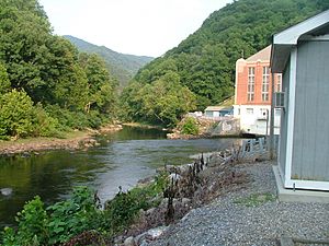 Archivo:Pigeon River (Tennessee - North Carolina)