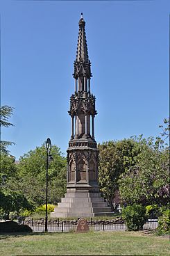 Queen Victoria Monument, Birkenhead.jpg