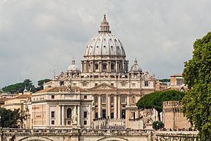 Saint Peter's Basilica facade, Rome, Italy.jpg