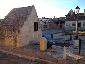 Archivo:Santa Clara de Avedillo. Fuente romana