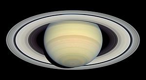 Archivo:Saturn HST 2004-03-22