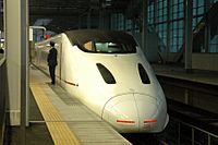 Archivo:Shinkansen 800 Series Exterior