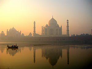 Taj Mahal reflection on Yamuna river, Agra.jpg