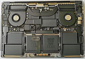Archivo:Teardown of MacBook Pro 16 inch laptop