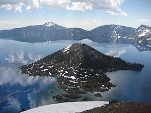 Archivo:Wizard island crater lake 5