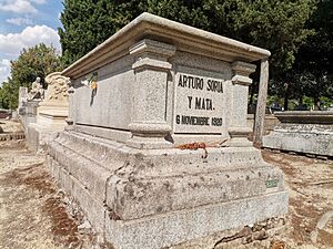 Archivo:20240604171754 Tumba de Arturo Soria