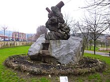 Archivo:Bilbao - Parque de Ametzola, monumento a Santiago Brouard