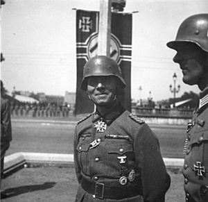 Archivo:Bundesarchiv Bild 146-1970-076-43, Paris, Erwin Rommel bei Siegesparade