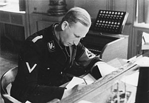 Archivo:Bundesarchiv Bild 152-50-10, Reinhard Heydrich